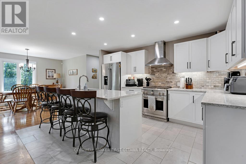 Photo 8 of 22 Rideau Crossing Crescent, North Grenville ON