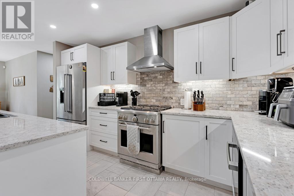 Photo 15 of 22 Rideau Crossing Crescent, North Grenville ON