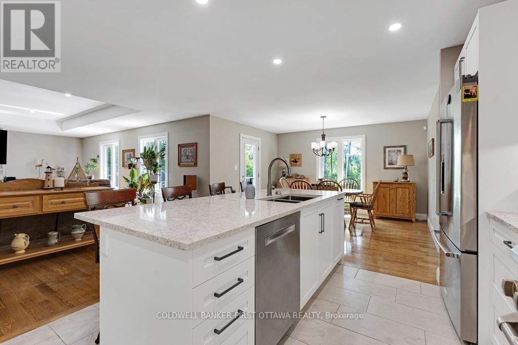 Photo 12 of 22 Rideau Crossing Crescent, North Grenville ON