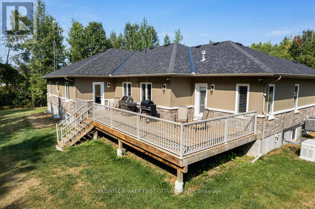 Photo 38 of 22 Rideau Crossing Crescent, North Grenville ON