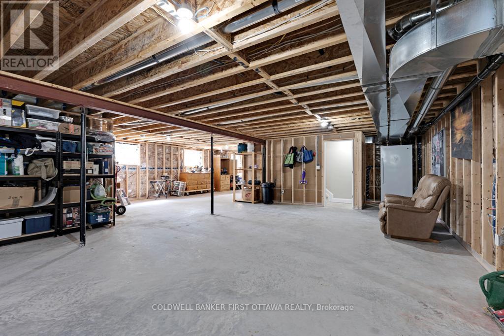Photo 9 of 22 Rideau Crossing Crescent, North Grenville ON
