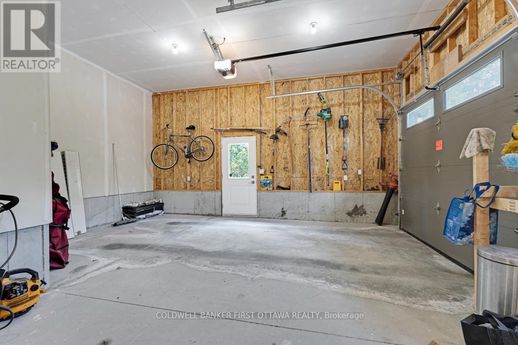 Photo 17 of 22 Rideau Crossing Crescent, North Grenville ON