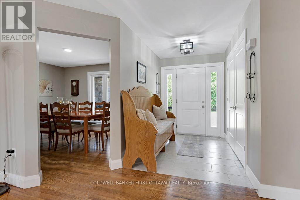 Photo 5 of 22 Rideau Crossing Crescent, North Grenville ON