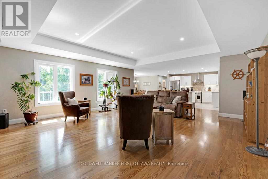 Photo 13 of 22 Rideau Crossing Crescent, North Grenville ON