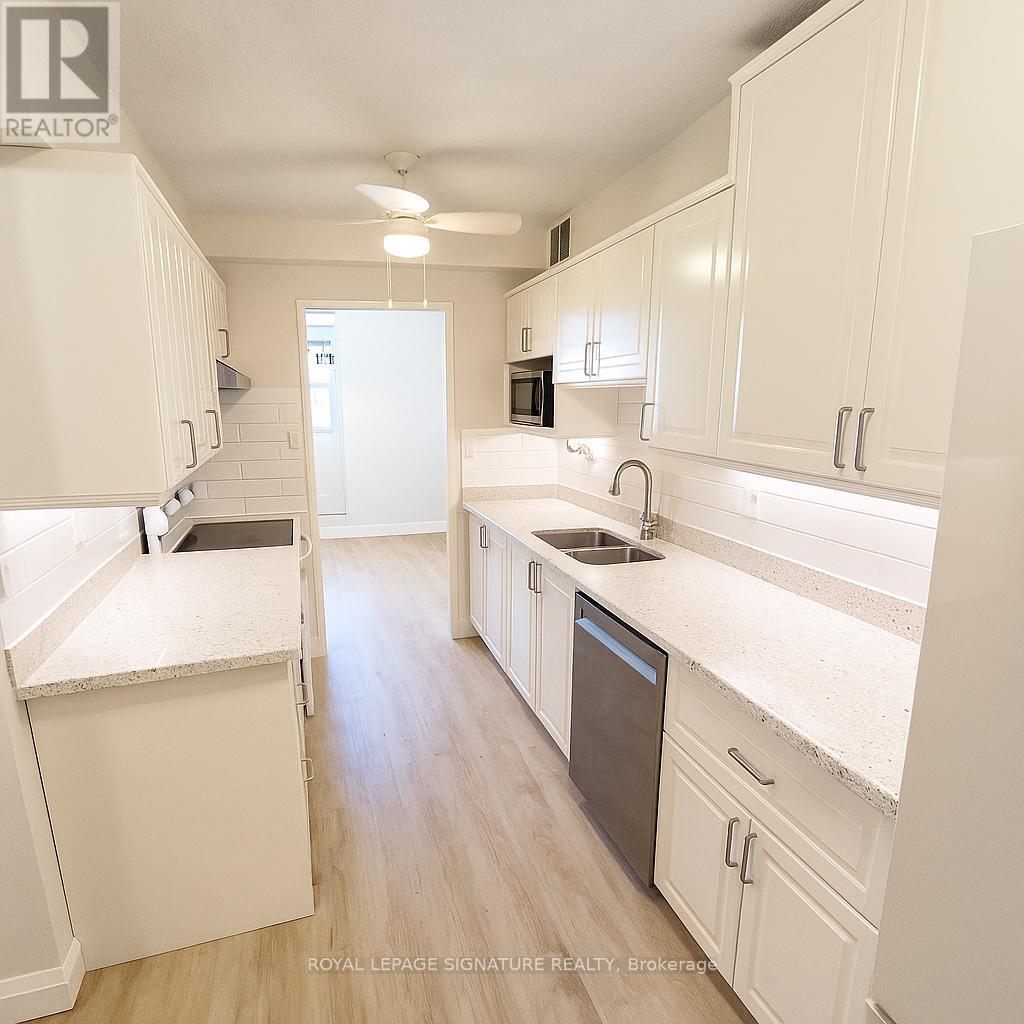Photo 8 of 810 65 Southport Street, Toronto ON