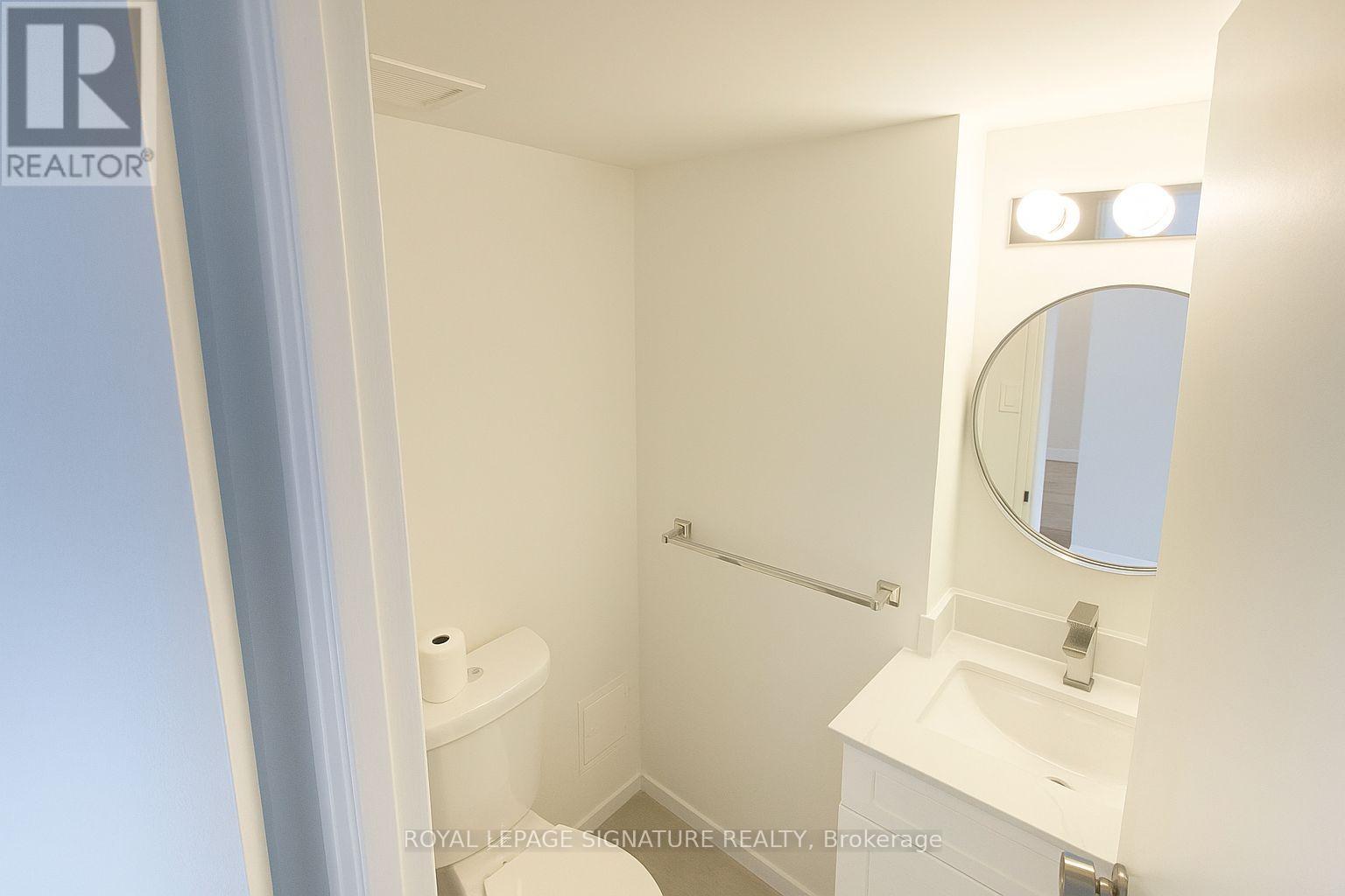 Photo 4 of 810 65 Southport Street, Toronto ON