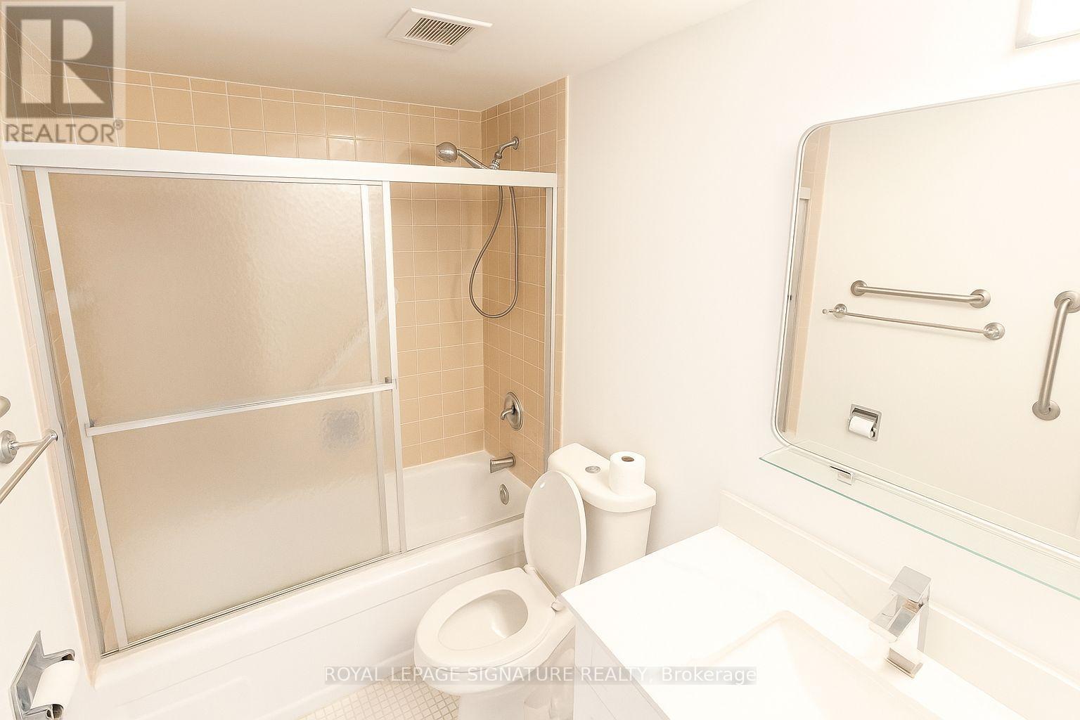 Photo 5 of 810 65 Southport Street, Toronto ON