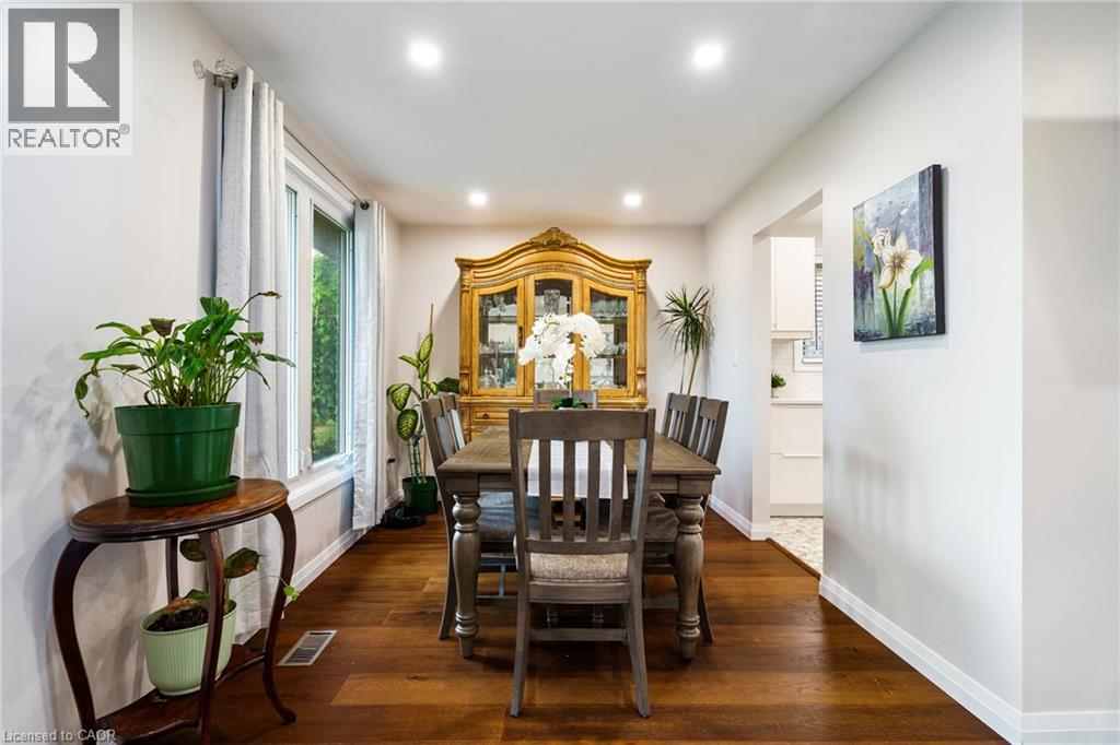 Photo 11 of 444 Queen Victoria Drive, Hamilton ON