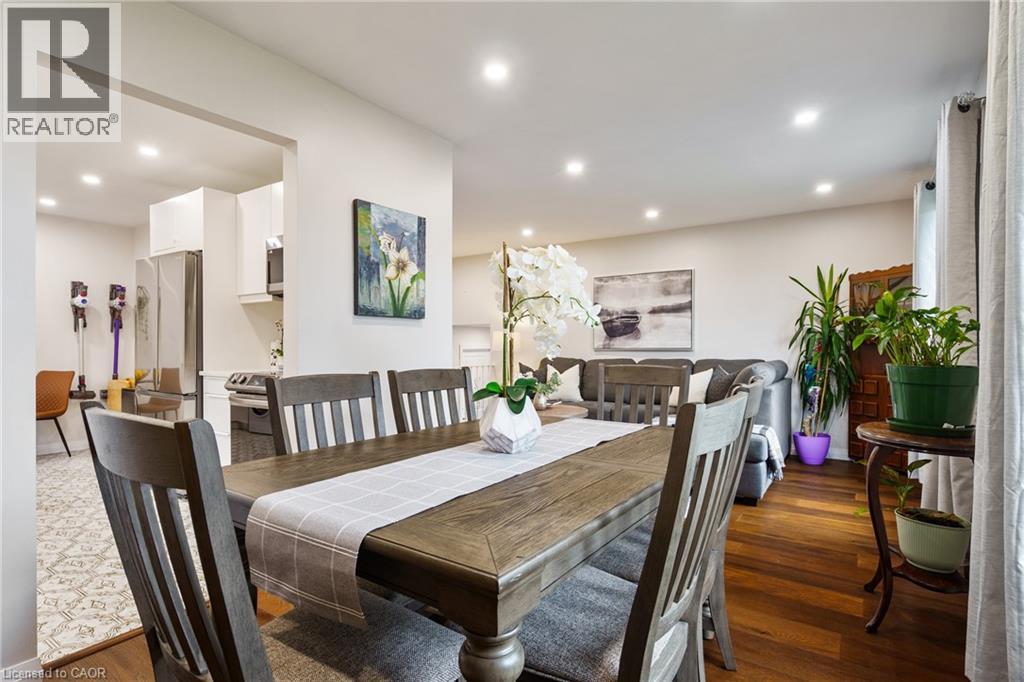 Photo 12 of 444 Queen Victoria Drive, Hamilton ON
