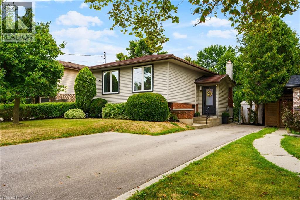 Photo 2 of 444 Queen Victoria Drive, Hamilton ON