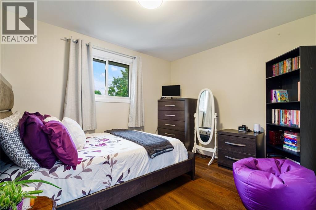 Photo 21 of 444 Queen Victoria Drive, Hamilton ON