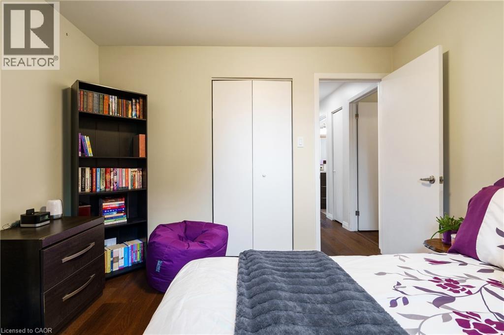 Photo 22 of 444 Queen Victoria Drive, Hamilton ON