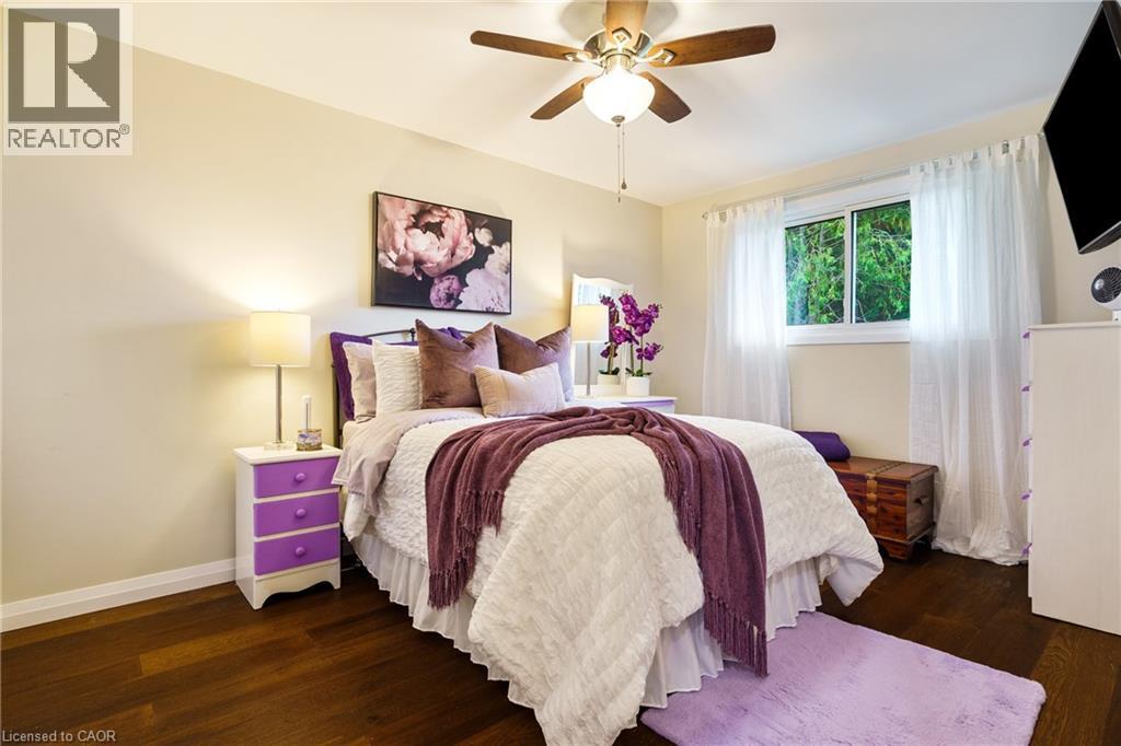 Photo 23 of 444 Queen Victoria Drive, Hamilton ON