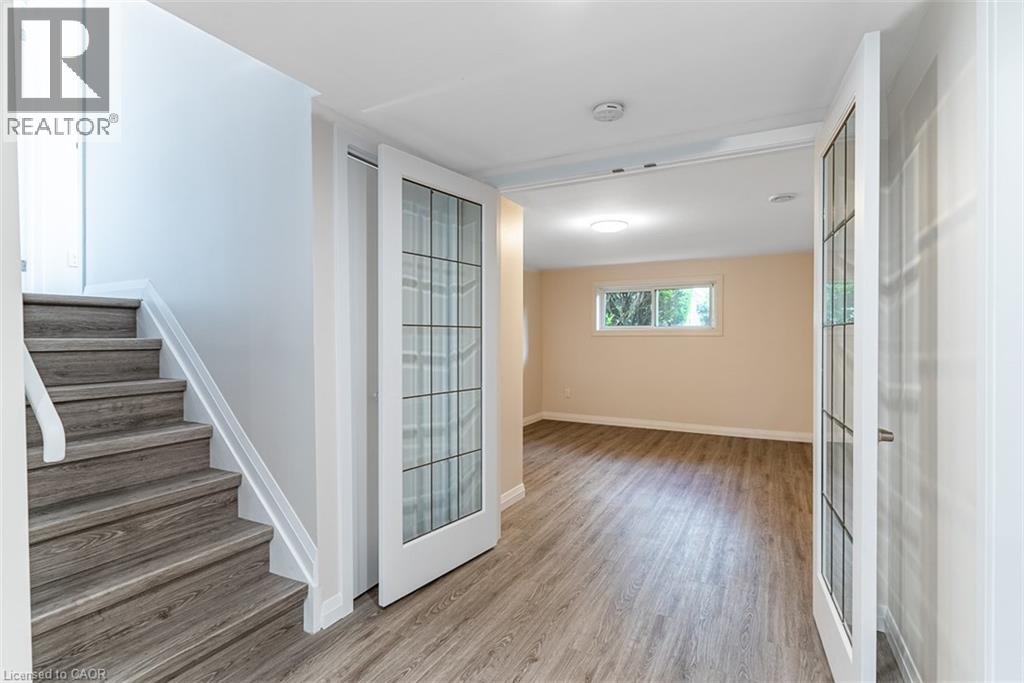 Photo 29 of 444 Queen Victoria Drive, Hamilton ON