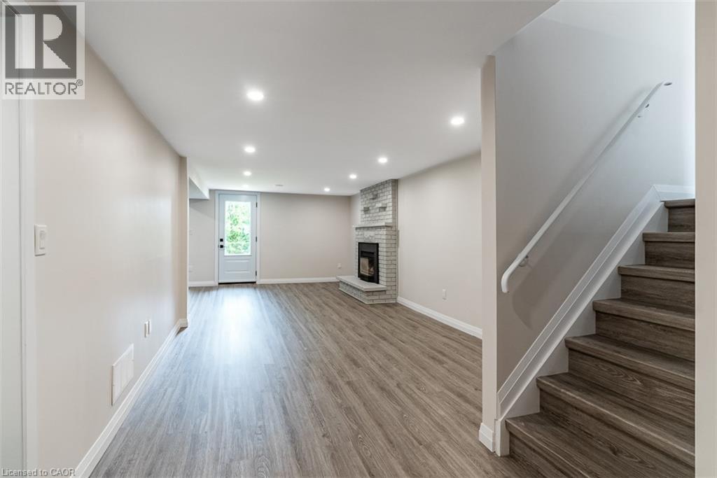 Photo 32 of 444 Queen Victoria Drive, Hamilton ON