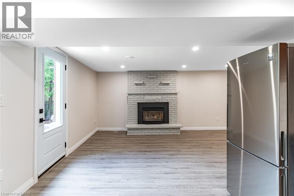 Photo 38 of 444 Queen Victoria Drive, Hamilton ON