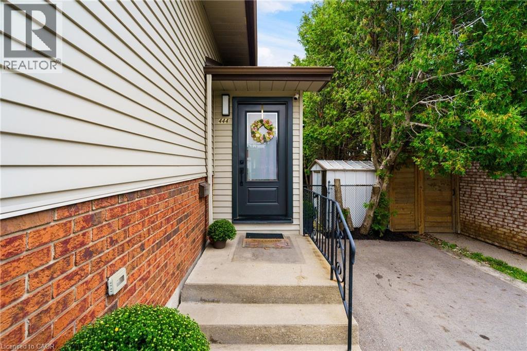 Photo 4 of 444 Queen Victoria Drive, Hamilton ON