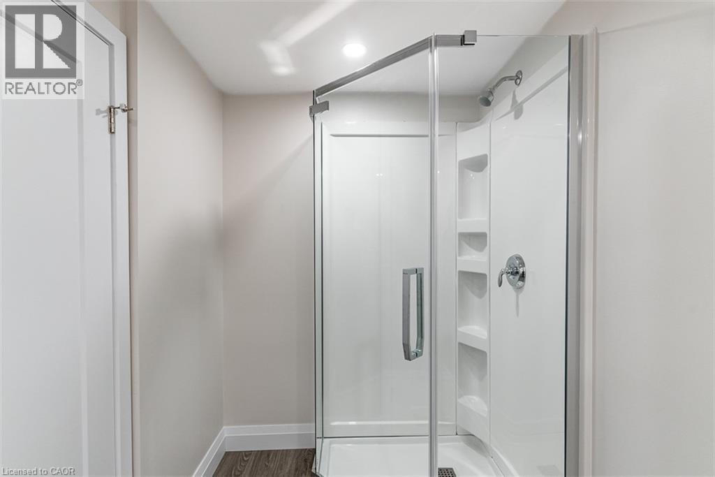 Photo 40 of 444 Queen Victoria Drive, Hamilton ON