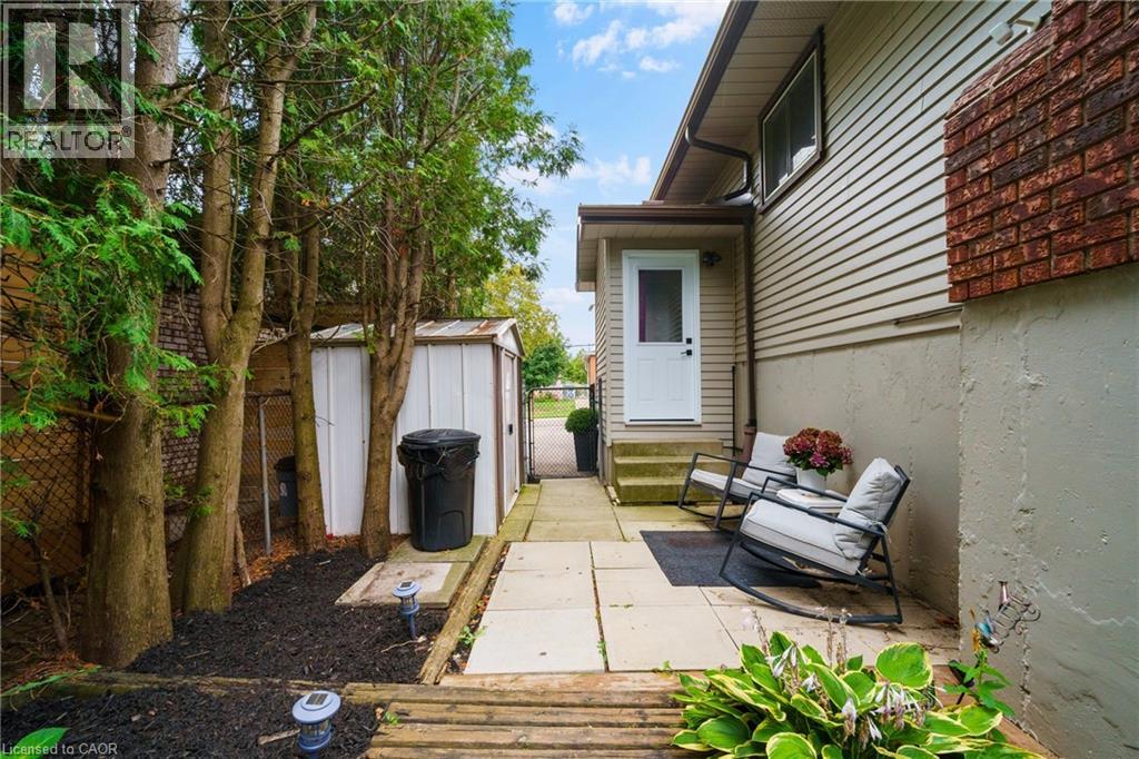 Photo 42 of 444 Queen Victoria Drive, Hamilton ON