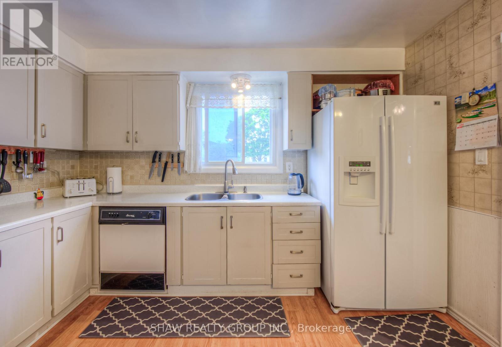 Photo 7 of 1745 Briarwood Drive, Cambridge ON