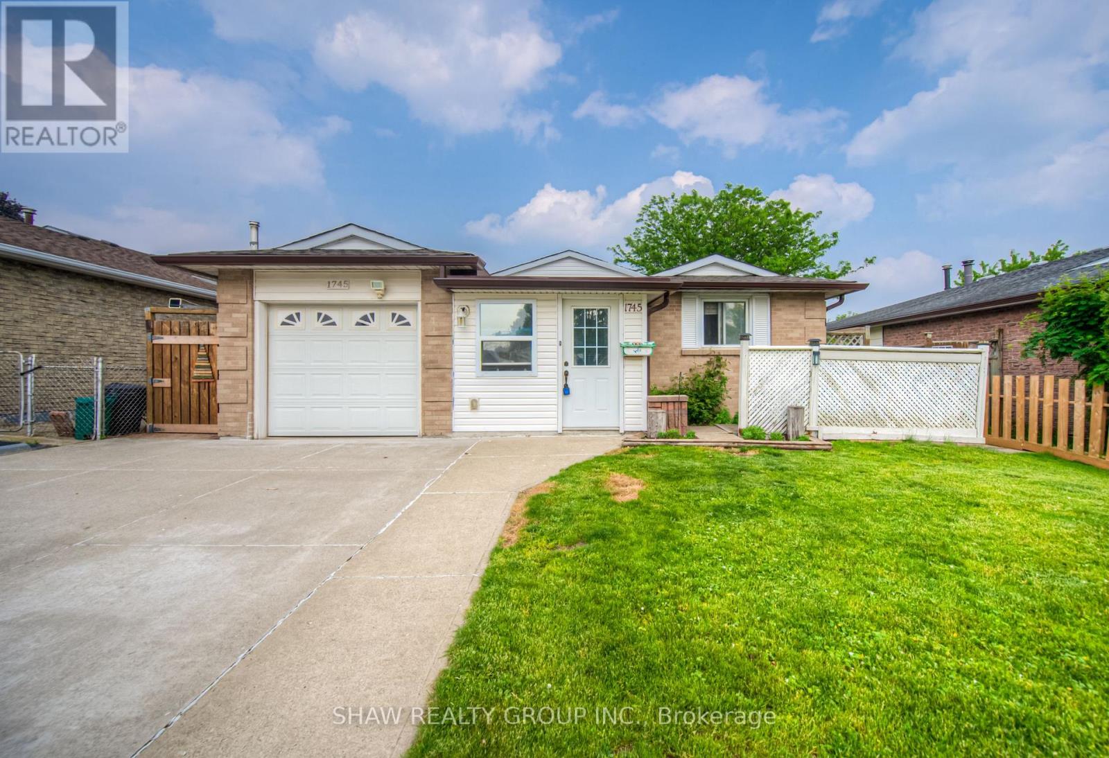 Photo 11 of 1745 Briarwood Drive, Cambridge ON