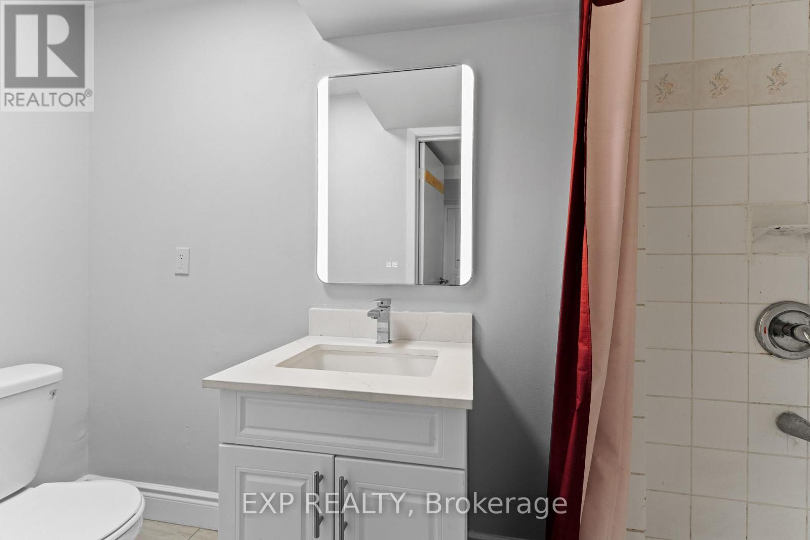 Photo 38 of 28 Fairlight Street, Brampton ON