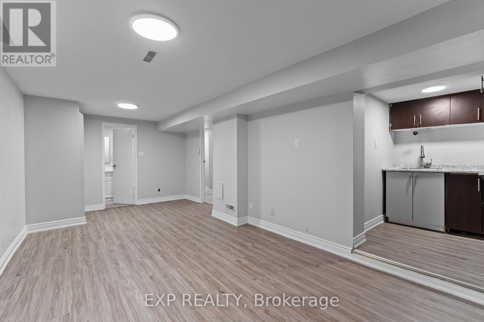 Photo 31 of 28 Fairlight Street, Brampton ON