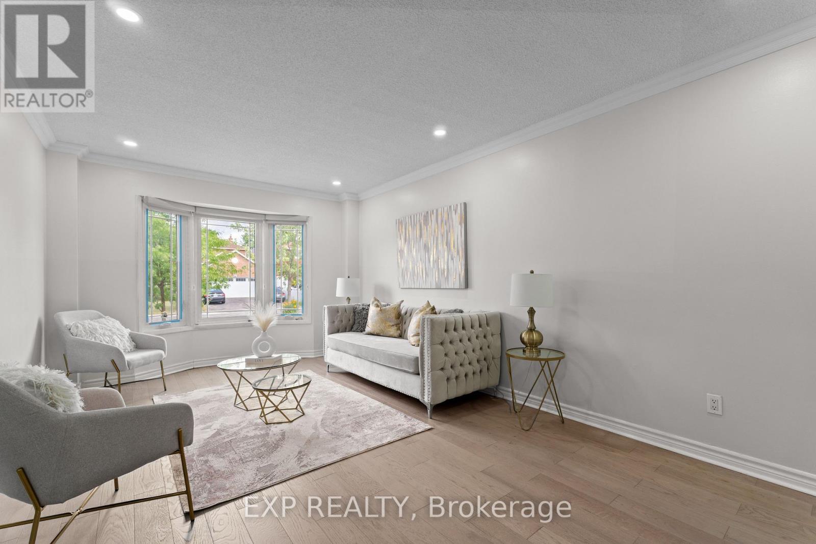 Photo 7 of 28 Fairlight Street, Brampton ON