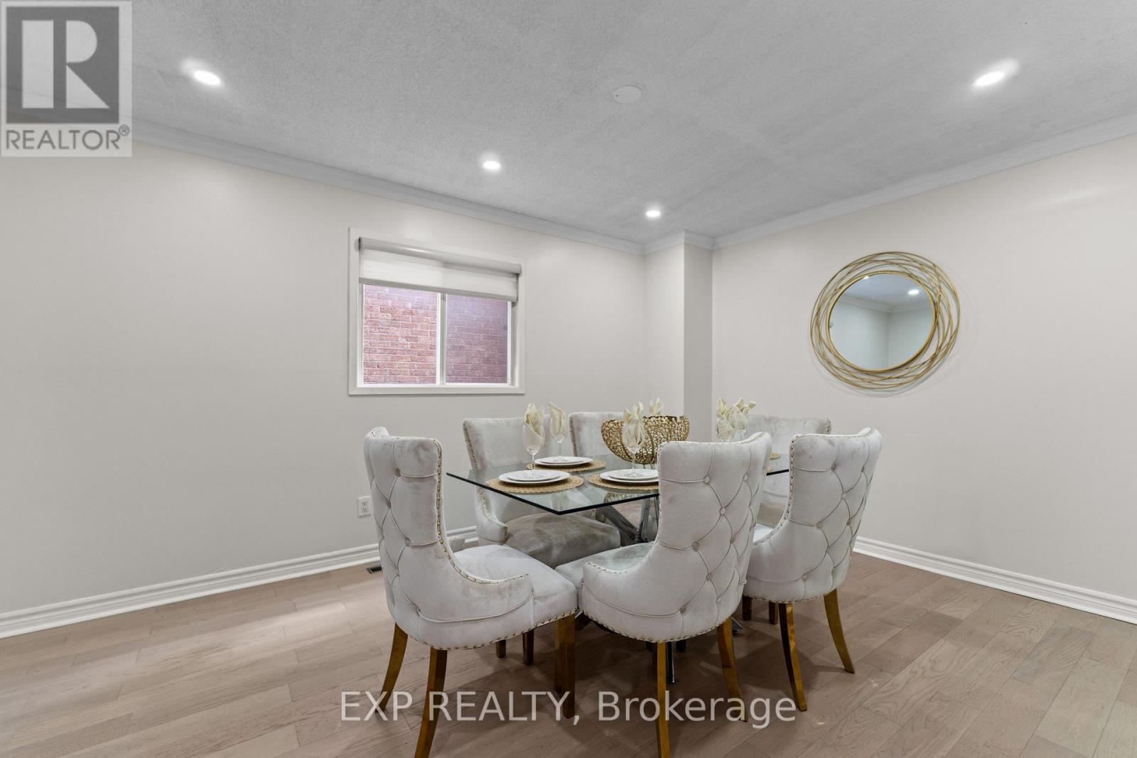 Photo 9 of 28 Fairlight Street, Brampton ON