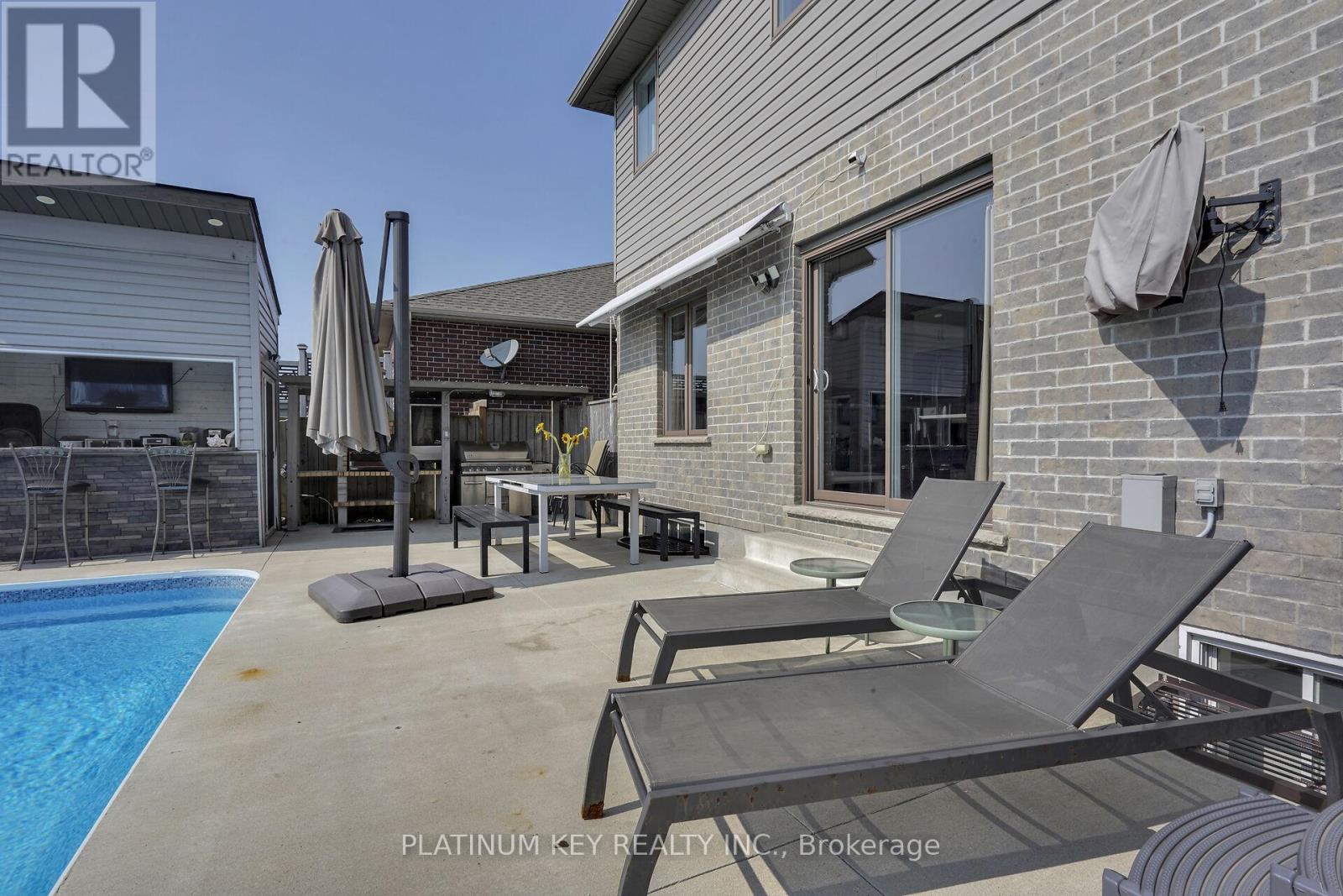 Single Family House for Sale in  SNYDERS AVENUE Central Elgin (Belmont) 