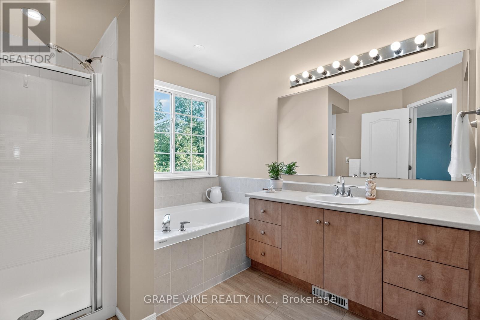Photo 20 of 21 Fieldberry Private, Ottawa ON