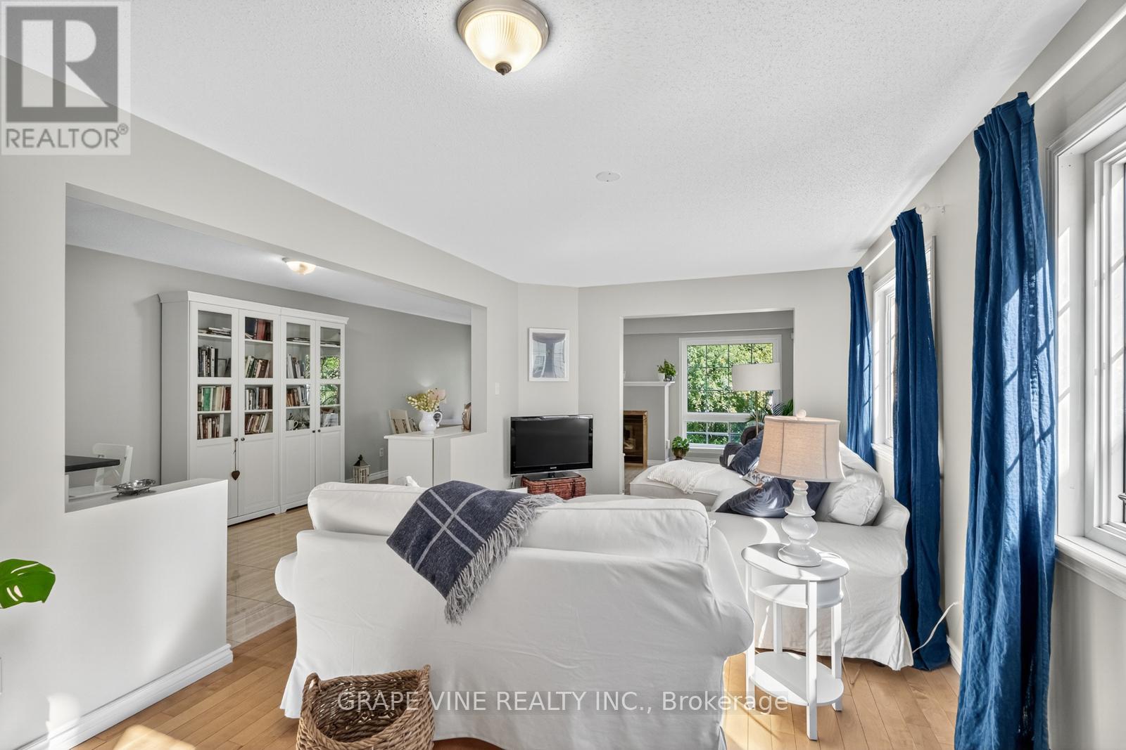 Photo 11 of 21 Fieldberry Private, Ottawa ON