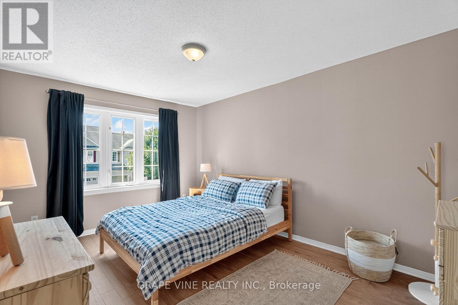Photo 24 of 21 Fieldberry Private, Ottawa ON