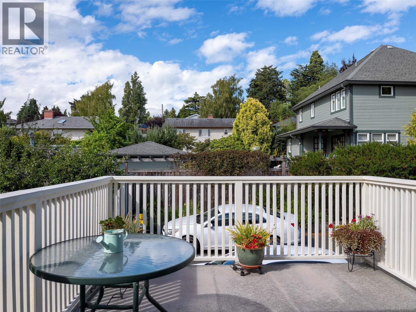 Photo 25 of 3 1290 Richardson St, Victoria BC