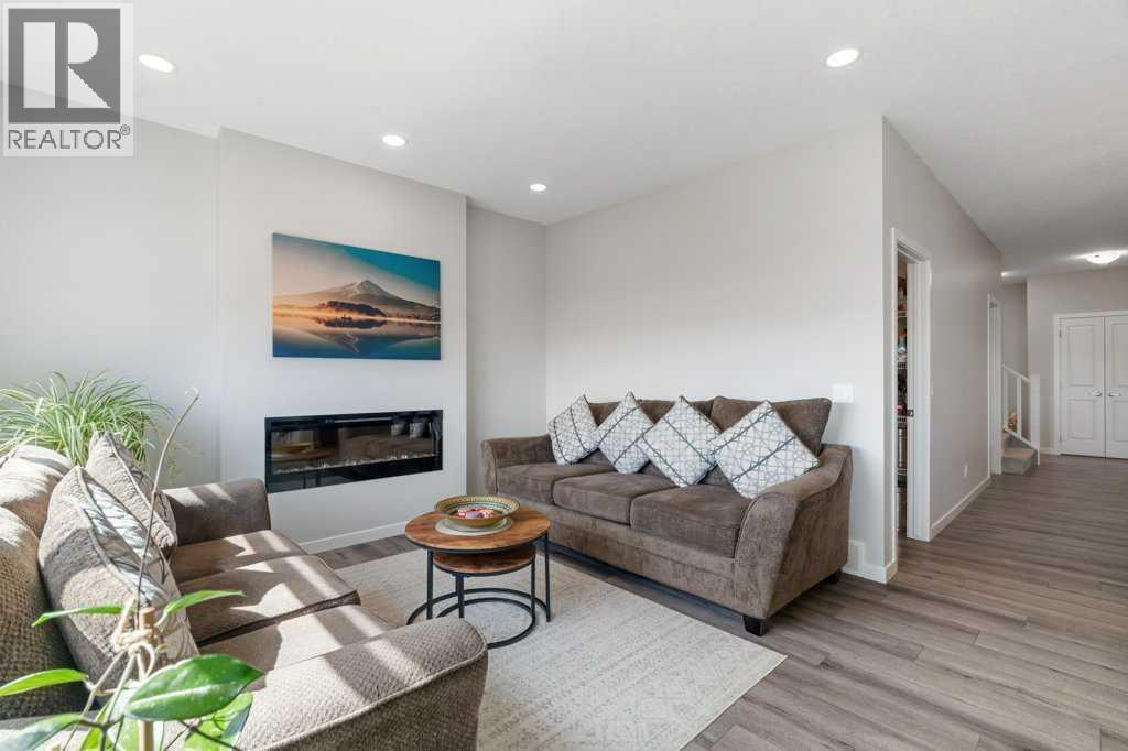 Photo 3 of 234 Carringsby Way Nw, Calgary AB