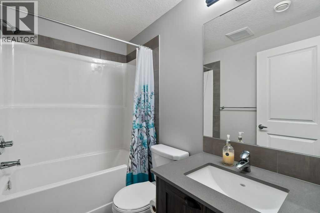 Photo 14 of 234 Carringsby Way Nw, Calgary AB