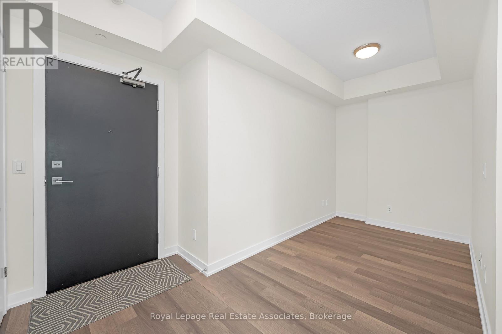 Photo 7 of B 412 5240 Dundas Street, Burlington ON