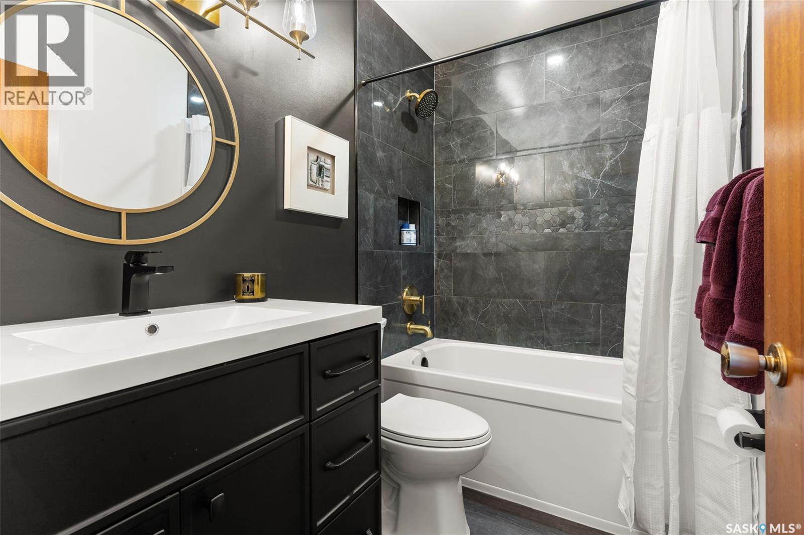 Single Family House Bungalow for Sale in  Compton ROAD Regina 