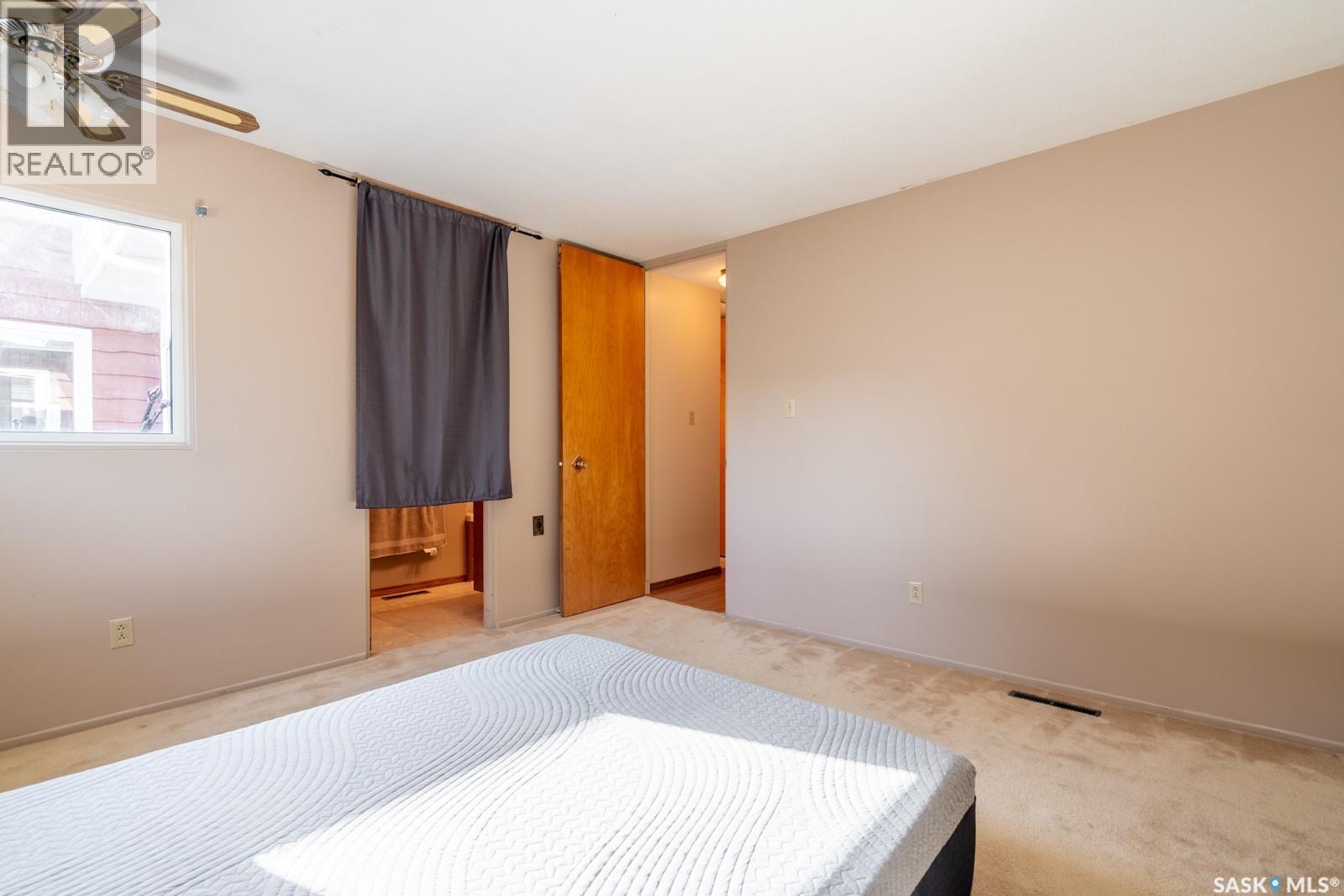 Single Family House Bungalow for Sale in  Sunset DRIVE Regina 