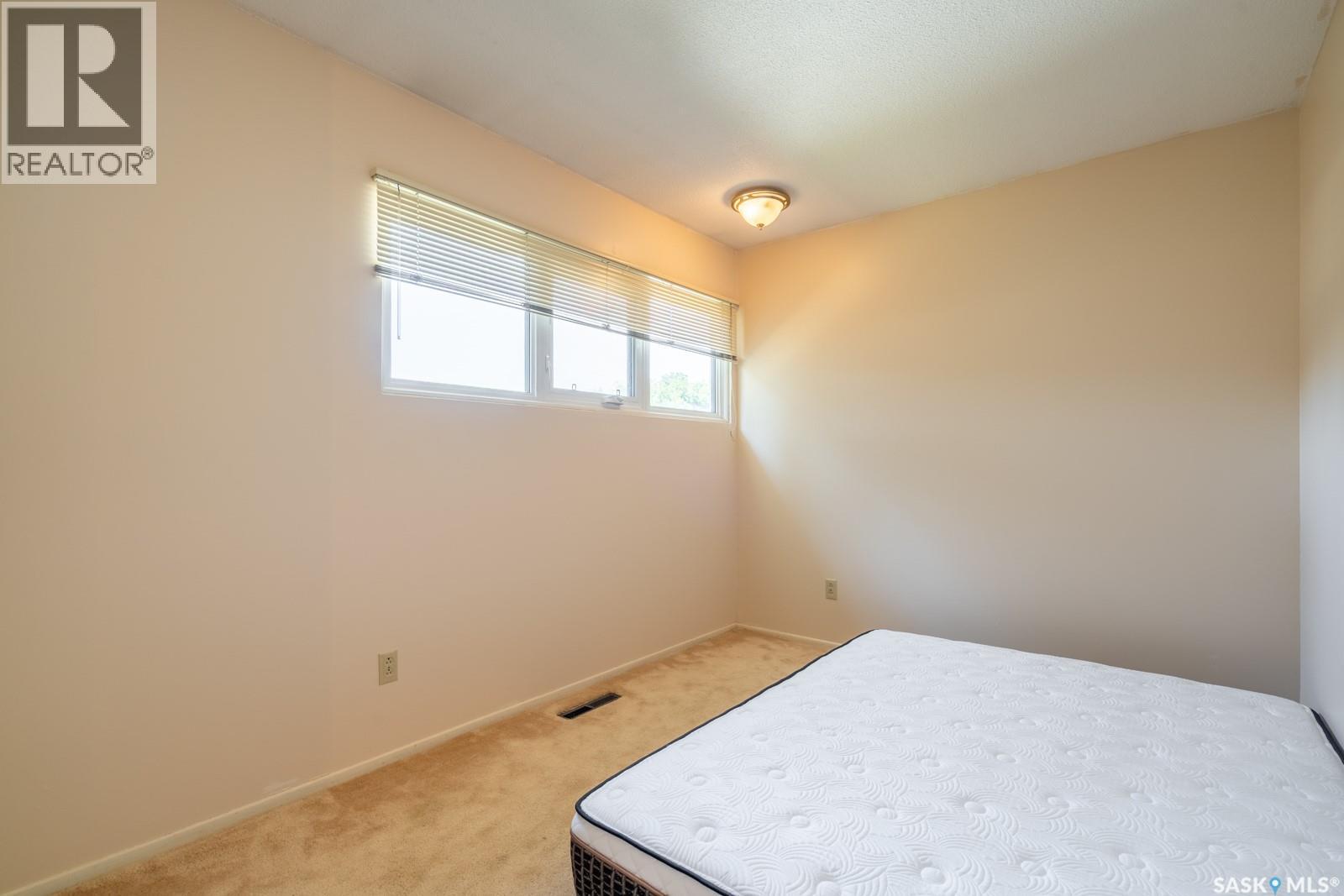 Single Family House Bungalow for Sale in  Sunset DRIVE Regina 