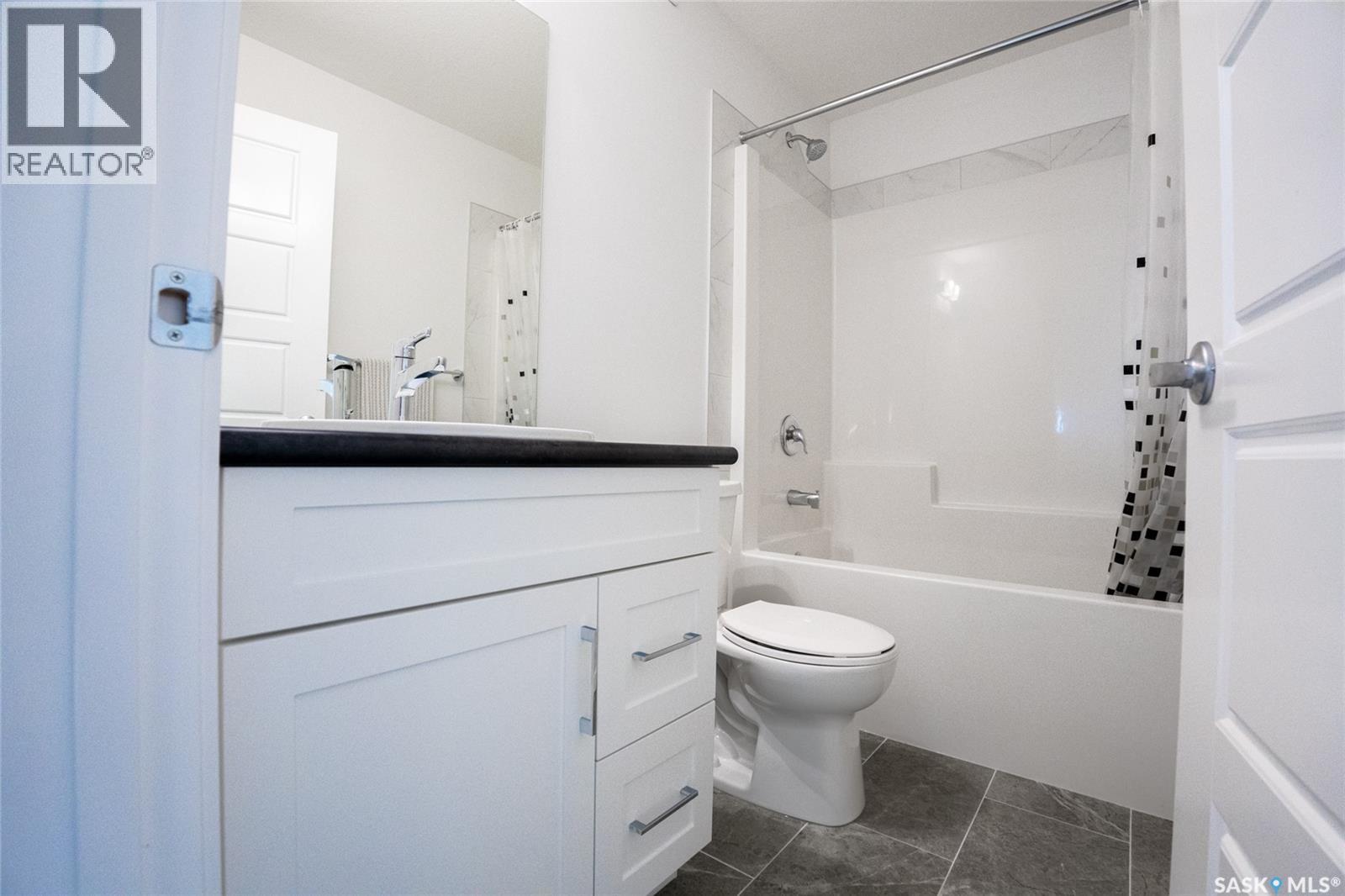 Photo 15 of 5024 Primrose Green Drive E, Regina SK
