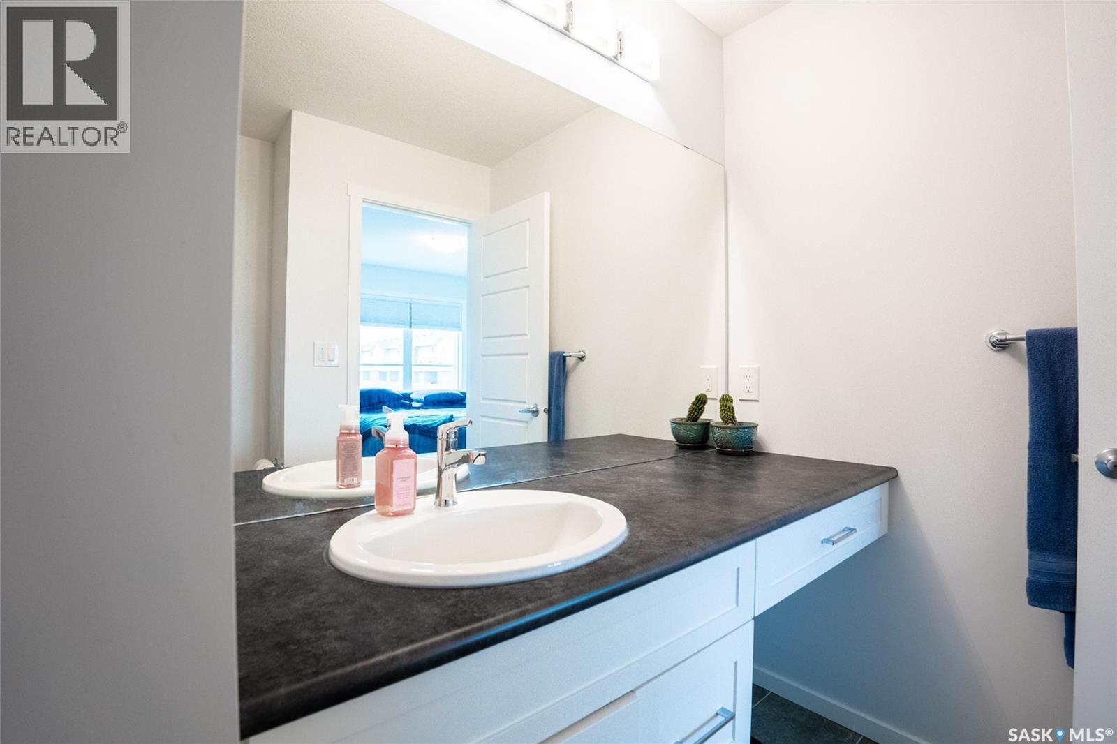 Photo 20 of 5024 Primrose Green Drive E, Regina SK