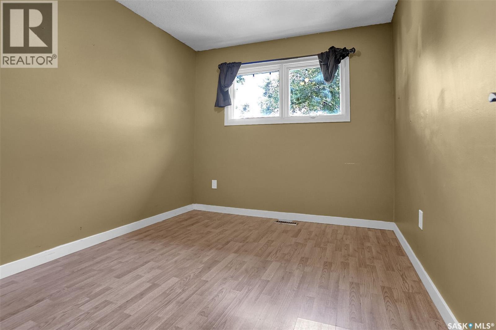 Photo 15 of 71 Rendek Crescent, Regina SK