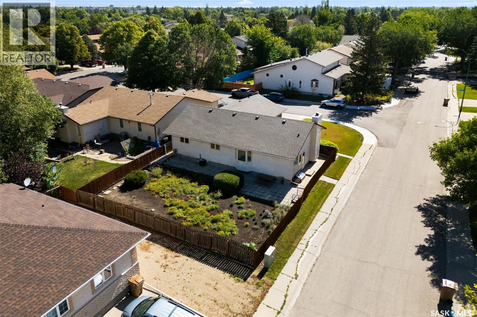 Photo 32 of 2102 Hanover Crescent E, Regina SK