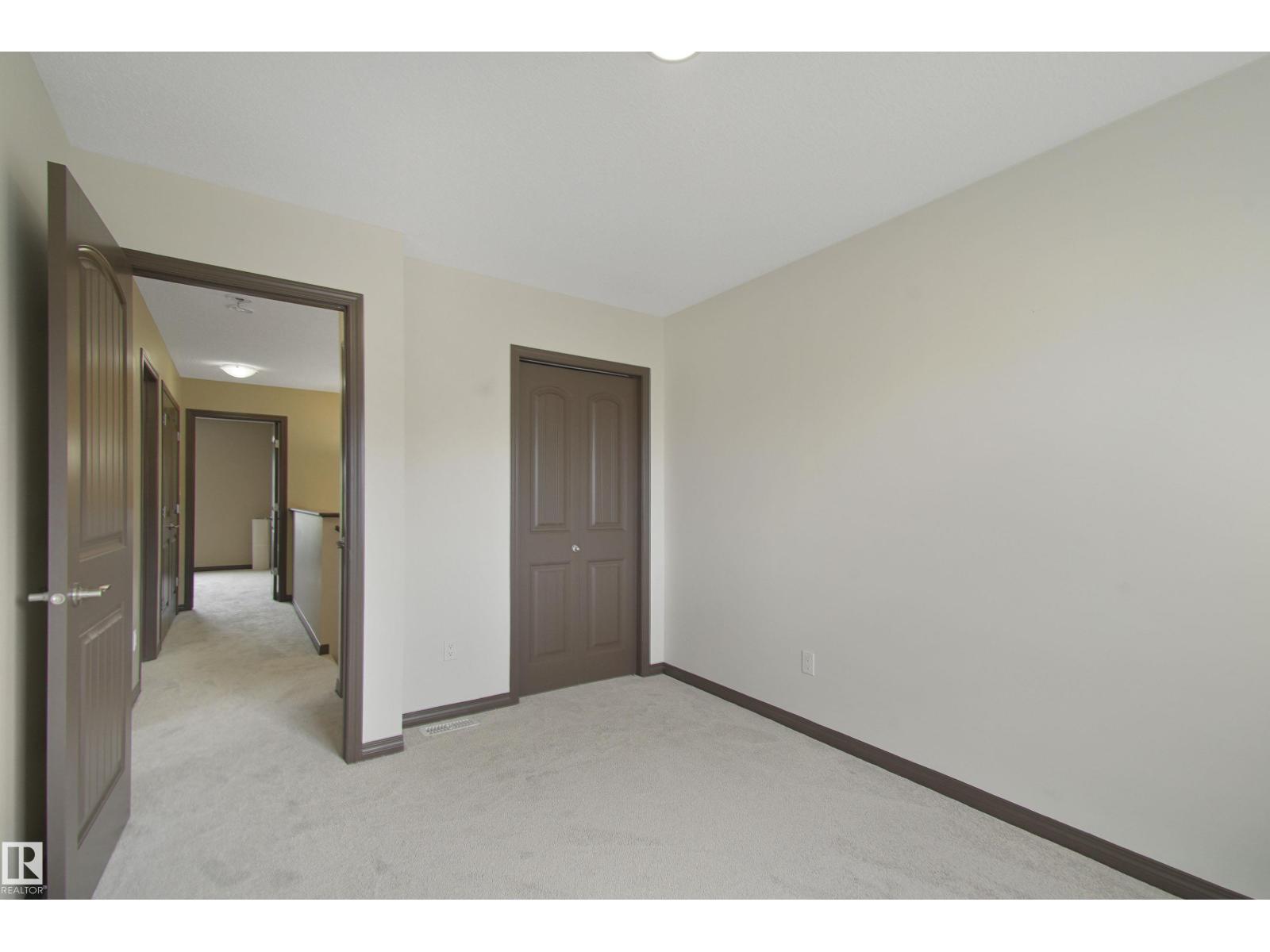 Photo 9 of 2044 74 St Sw, Edmonton AB