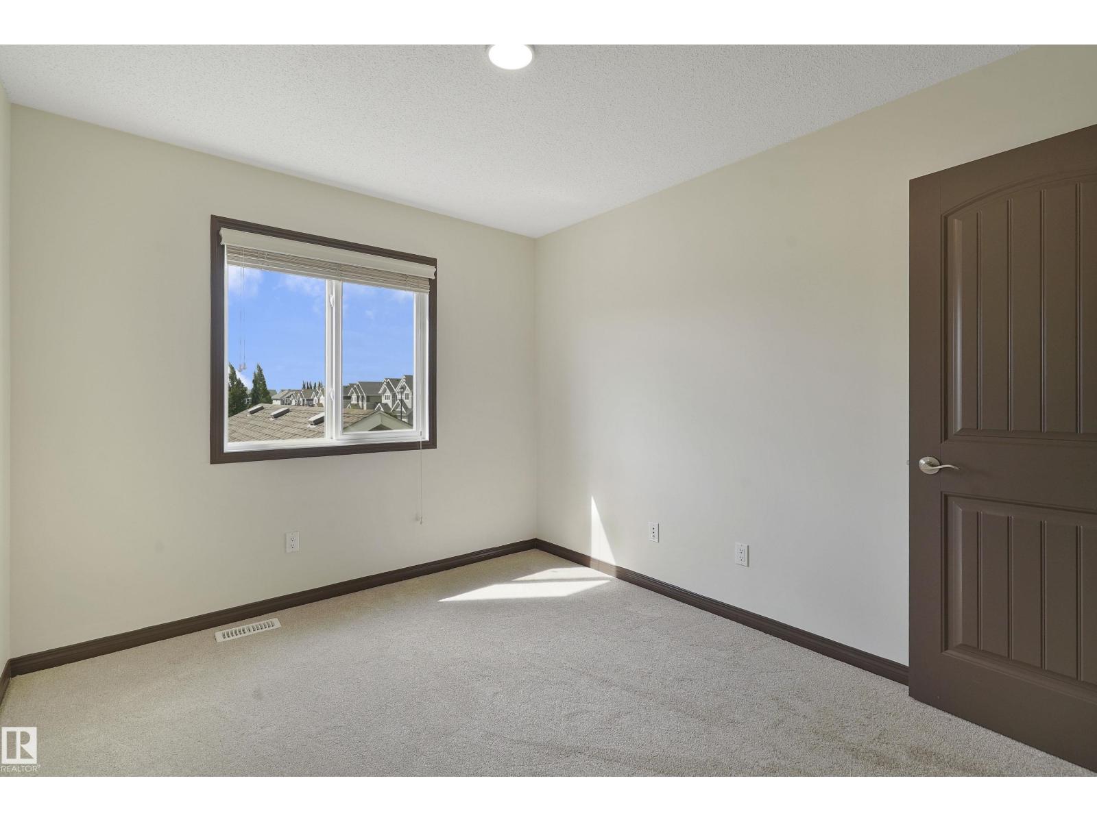 Photo 45 of 2044 74 St Sw, Edmonton AB