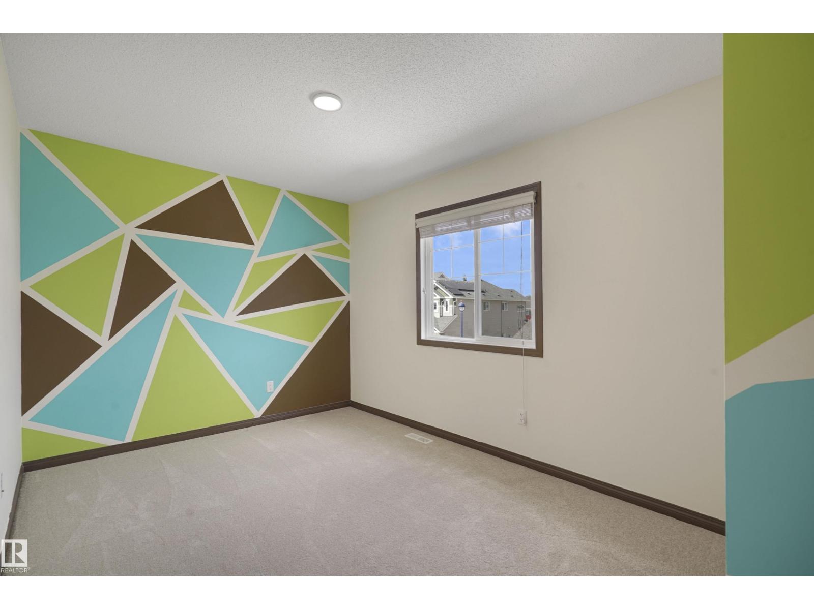Photo 5 of 2044 74 St Sw, Edmonton AB