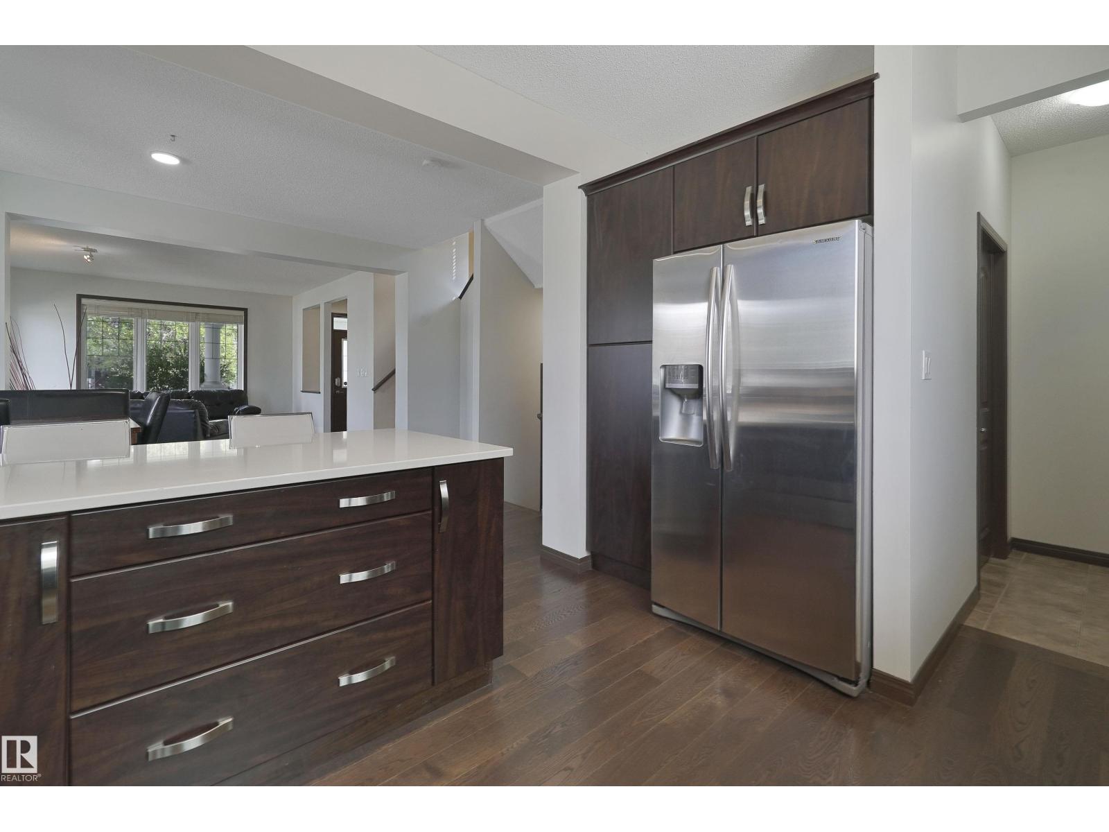 Photo 13 of 2044 74 St Sw, Edmonton AB