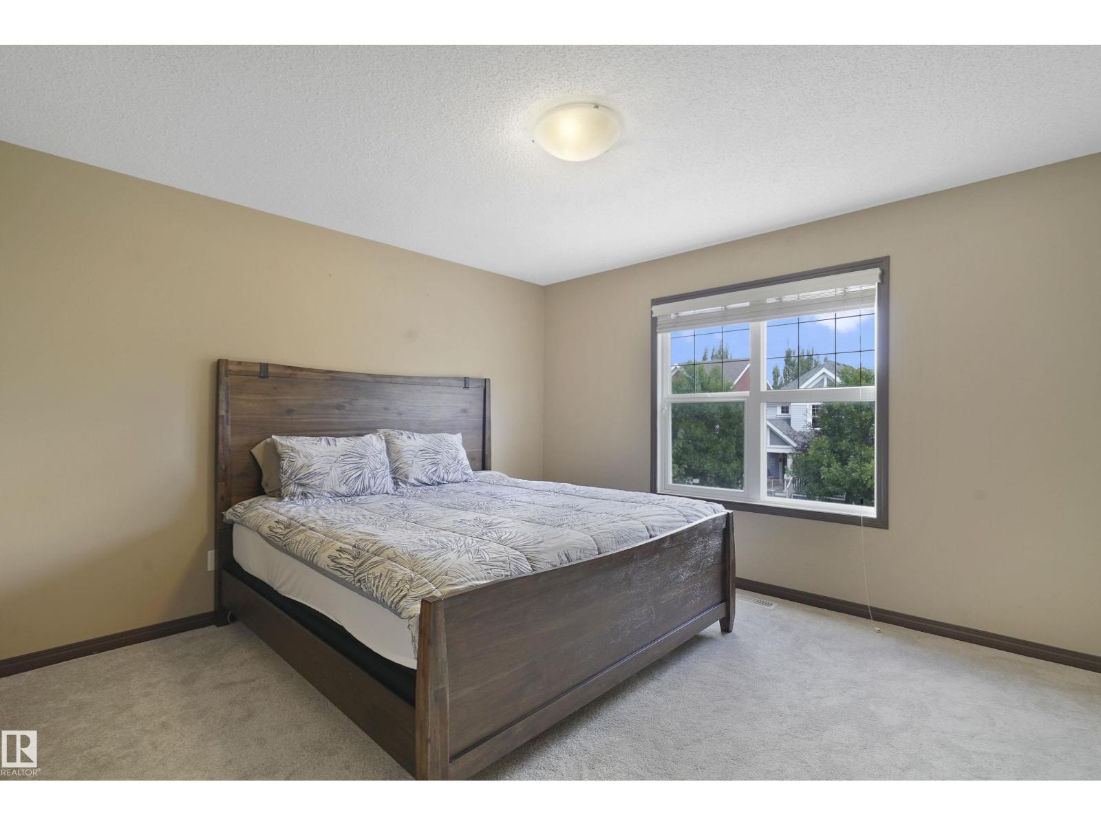Photo 11 of 2044 74 St Sw, Edmonton AB
