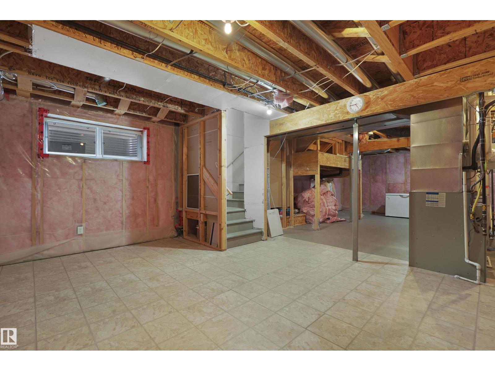 Photo 6 of 2044 74 St Sw, Edmonton AB